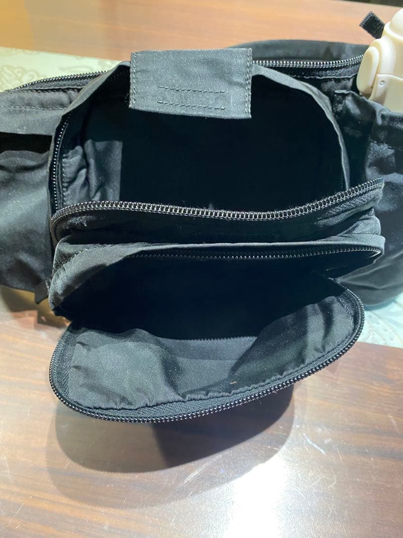 PRADA ブラック ボディ・ウエストバッグ