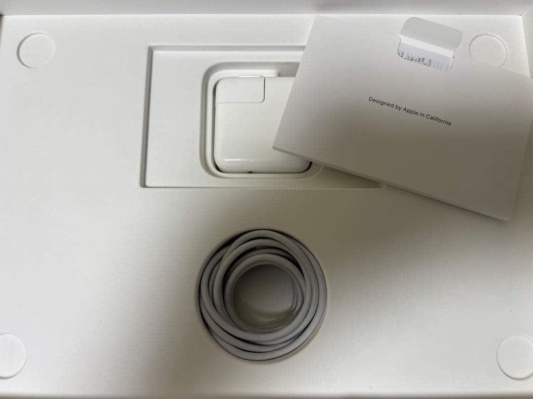 Apple MacBook Air (M1, 16GB, 13.3インチ)