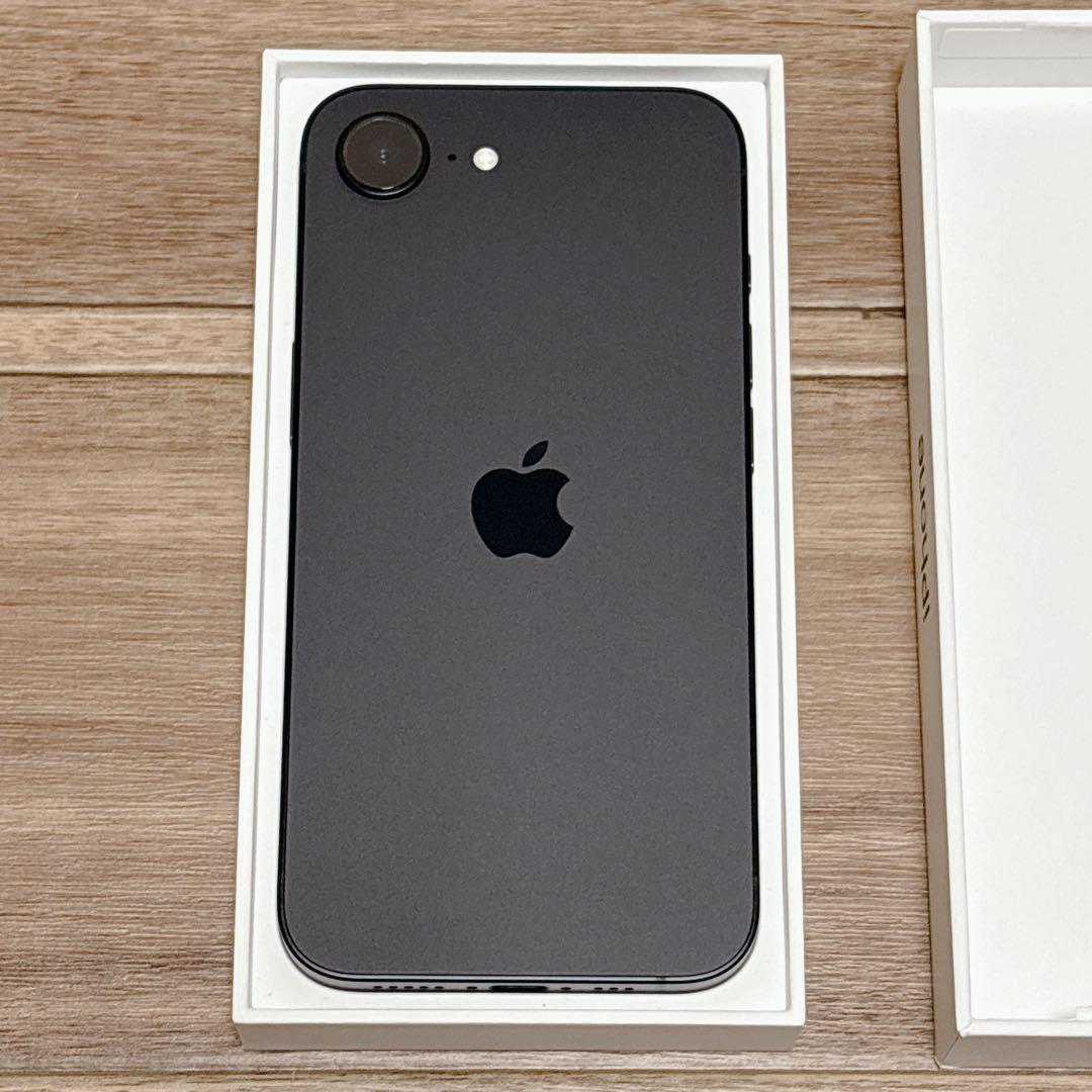 SIMフリー Apple iPhone 16e ブラック フィルム ケース付き