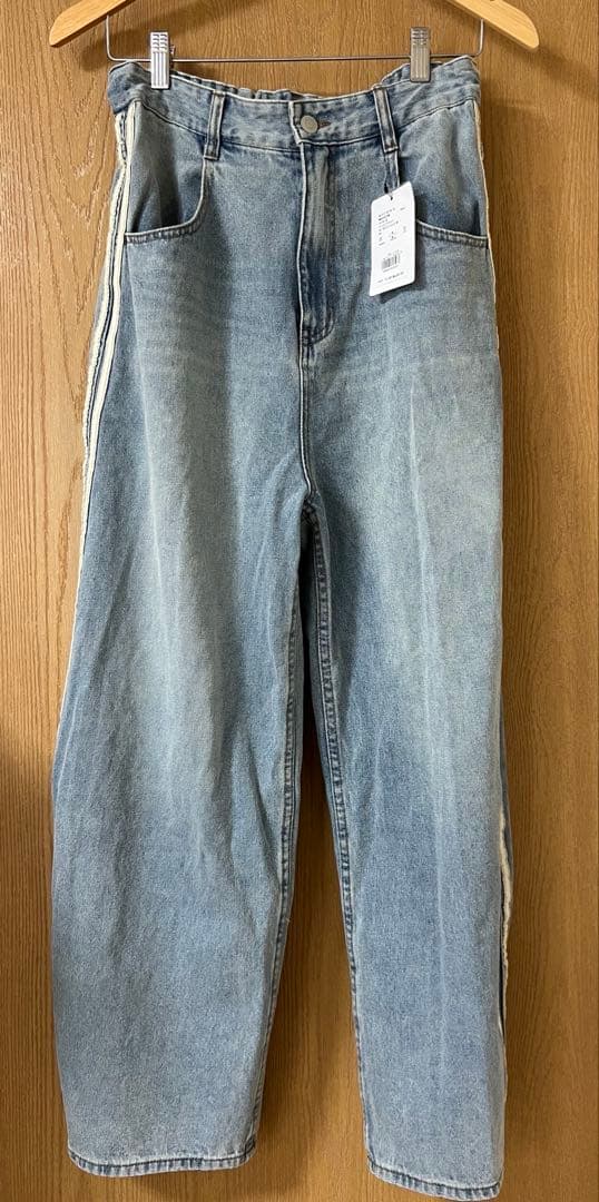 ニコアンド新品タグ付き　ラインデニムパンツ