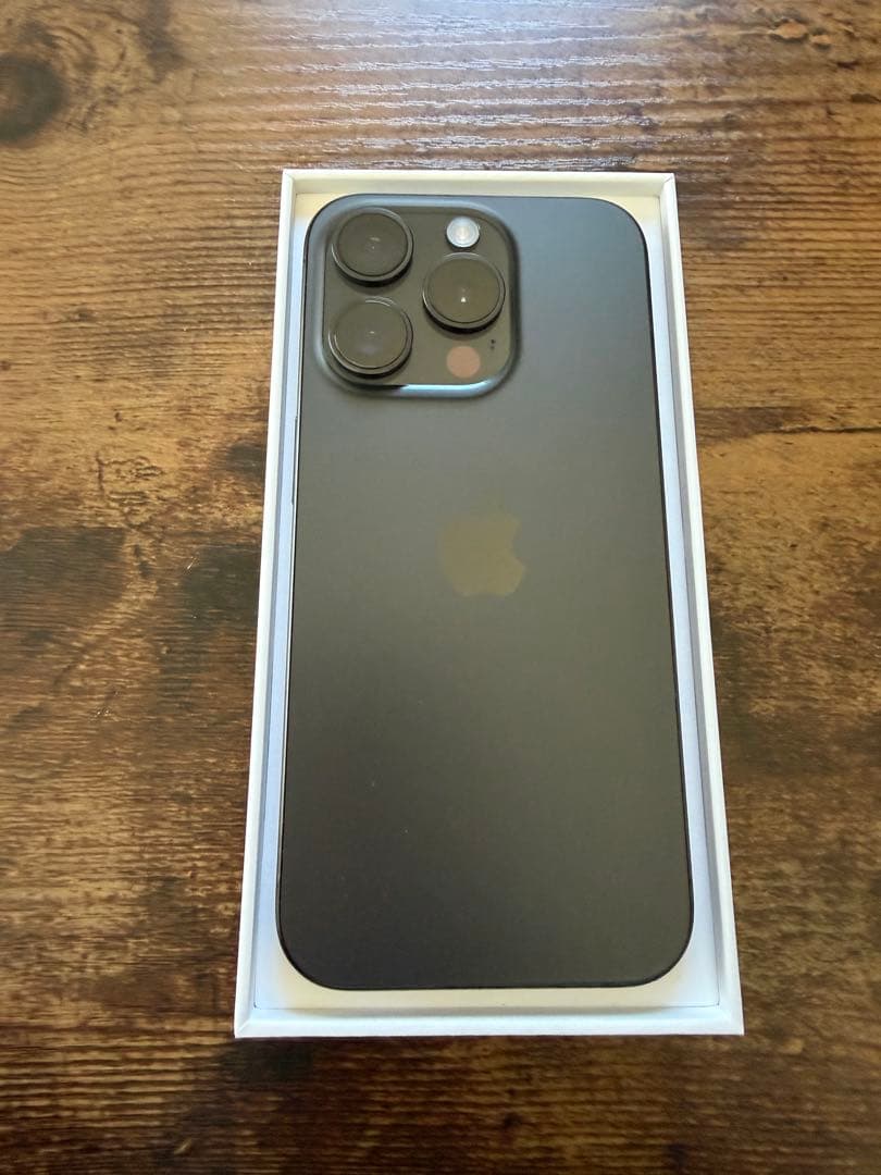 iPhone 15 Pro 本体 ブラックチタニウム128GB