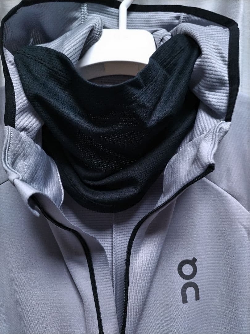 美品　オン　クライメイトジップフーディ　ライトパープル　メンズ