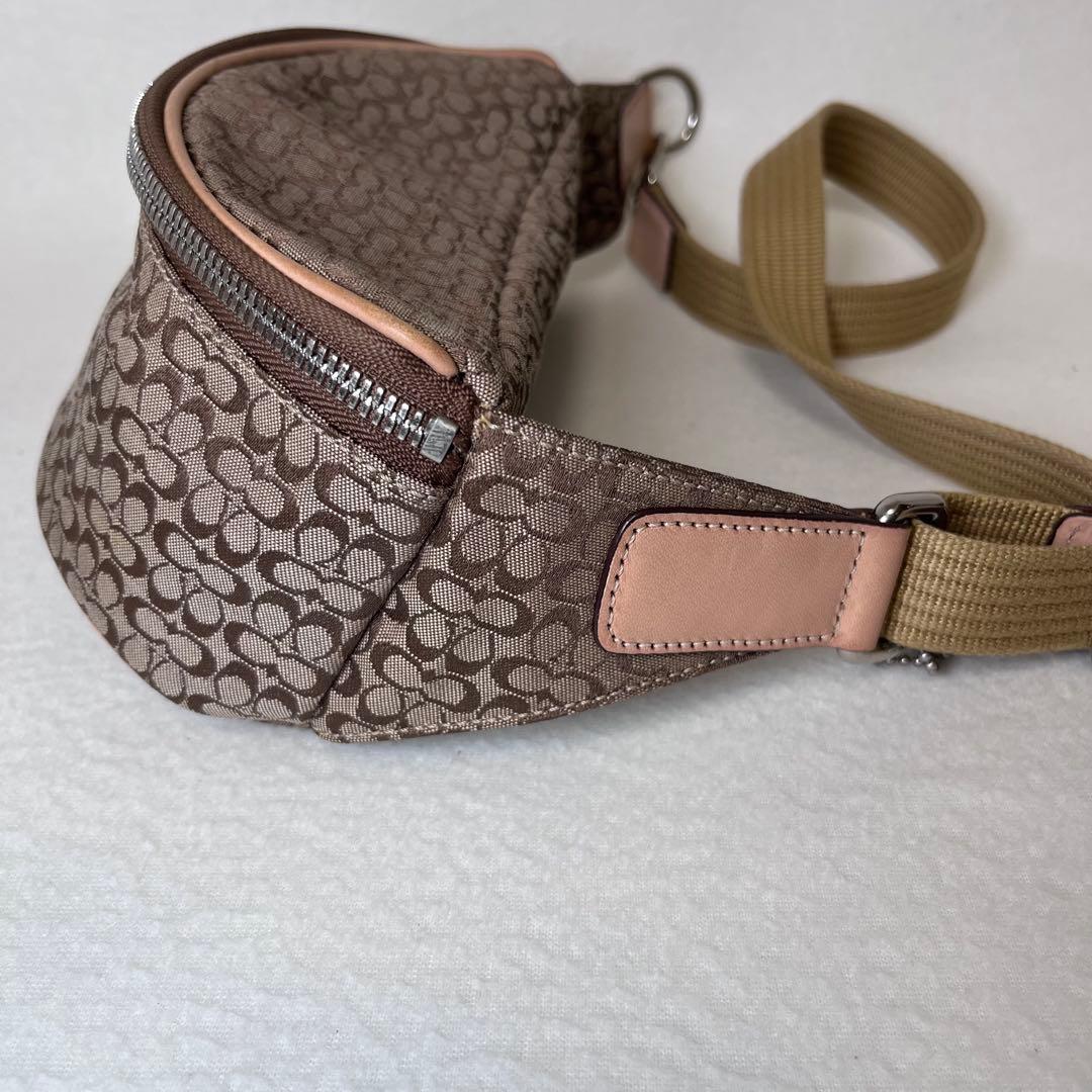 ☆未使用級☆ COACH コーチ シグネチャー ボディバッグ ウエストポーチ