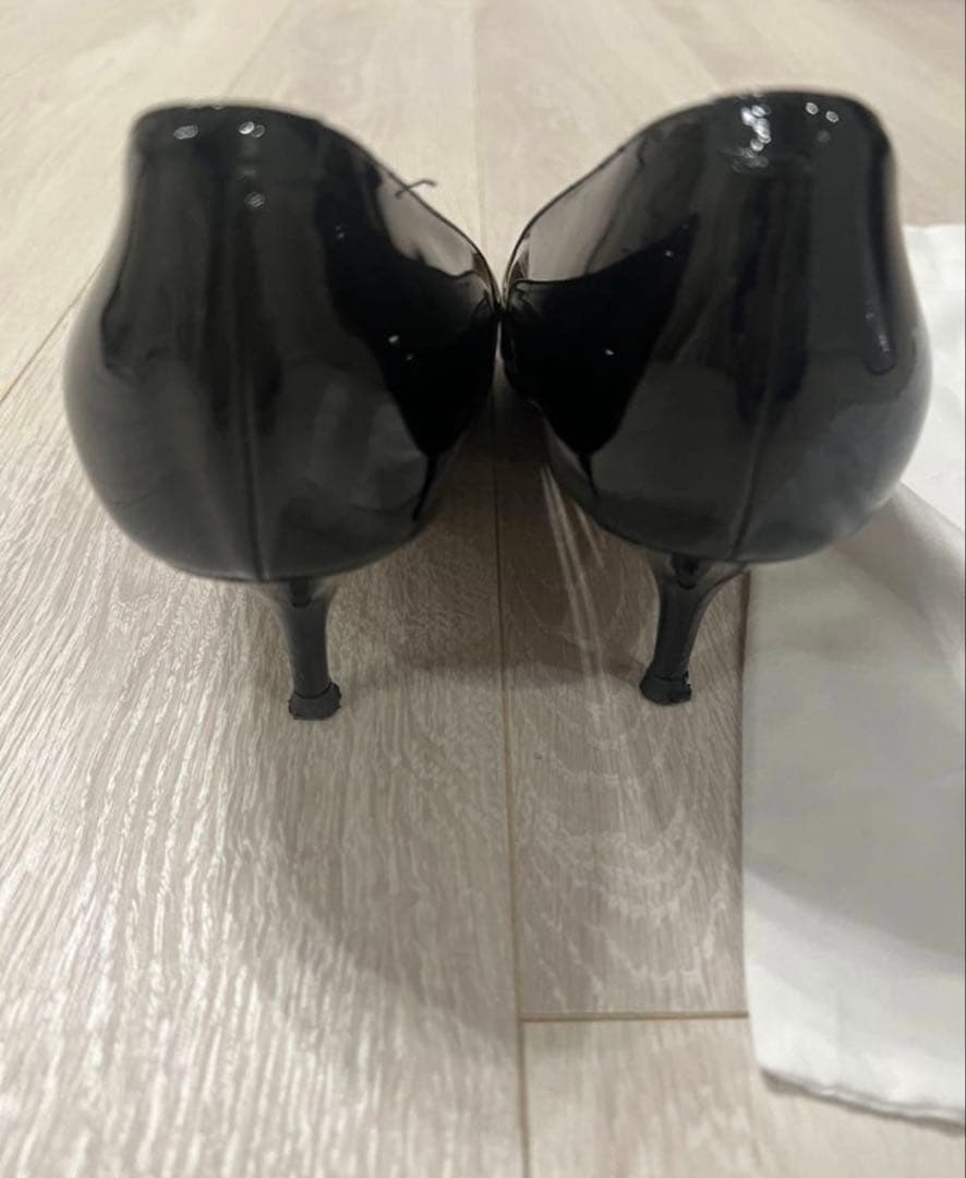 JIMMY CHOO ポインテッドトゥ　パテントパンプス