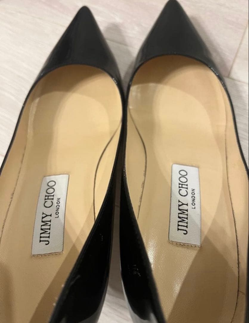 JIMMY CHOO ポインテッドトゥ　パテントパンプス