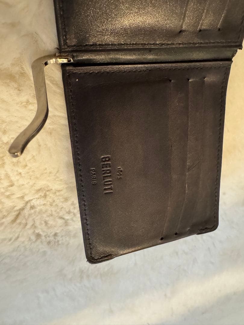 ベルルッティ レザー マネークリップ ブラウン店舗にて磨き済み