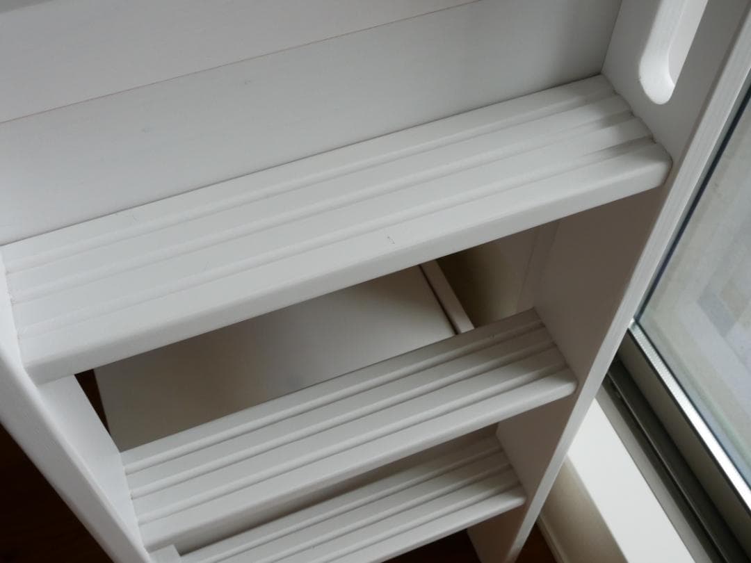 【直接引き渡しのみ】美品、ロフトベッド イーニーMid ホワイト 宮棚付　収納