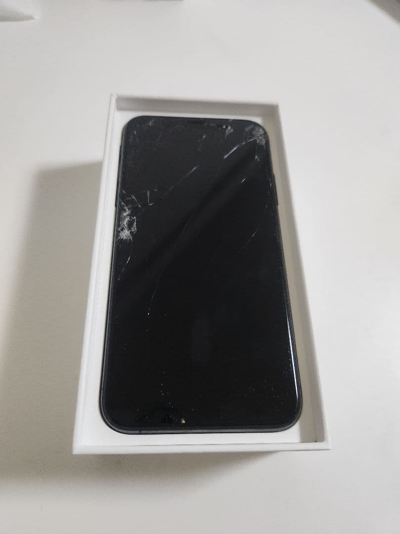 iphone xs　256g　画面割れ　SIMフリー　利用制限なし