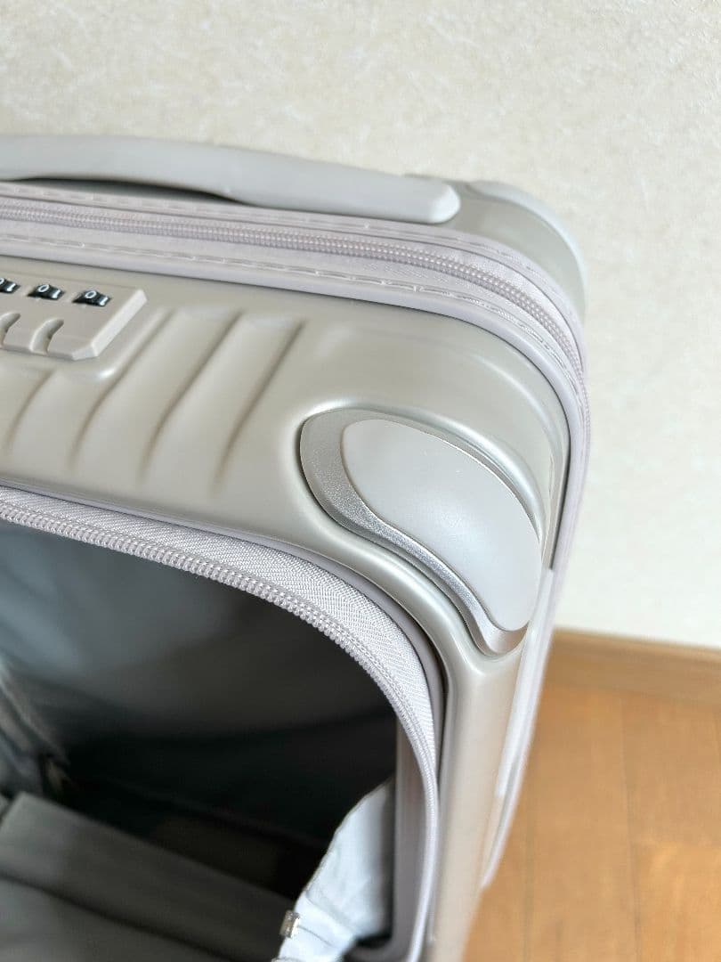 【美品✨️】CARGフロントオープンスーツケース　サテンゴールド 22L