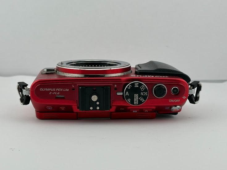 ★美品★オリンパス OLYMPUS PEN Lite E-PL6 ボディ レッド
