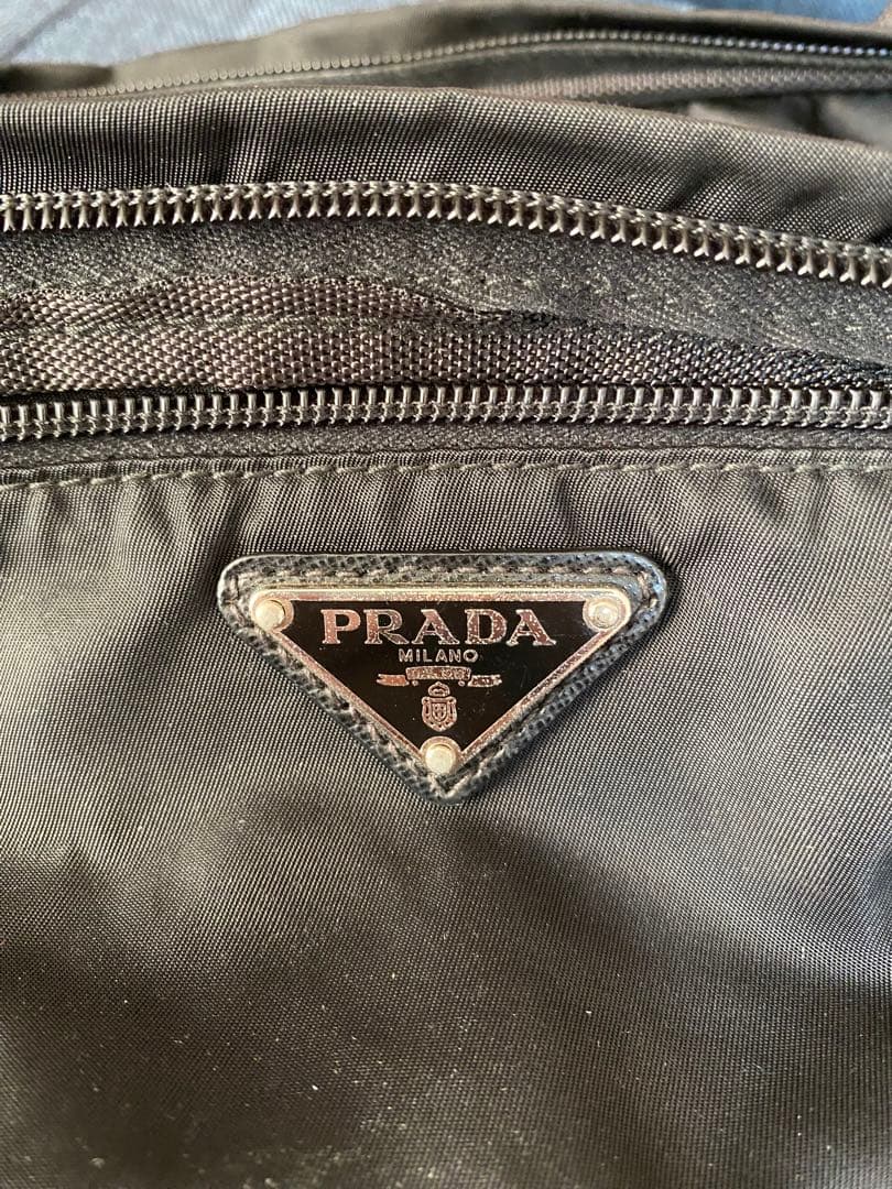 PRADA ウエストポーチ ボディバッグ 三角ロゴプレート　ナイロン 黒