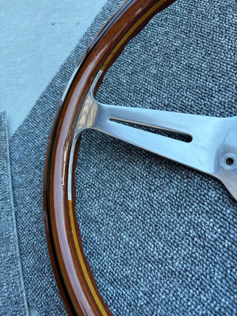 ナルディ　クラシック　3本スポーク　ウッドステアリング