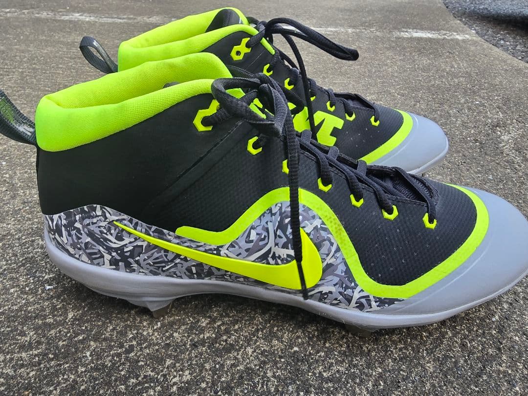 【音速の風雲児】Nike ハイカット 野球スパイク