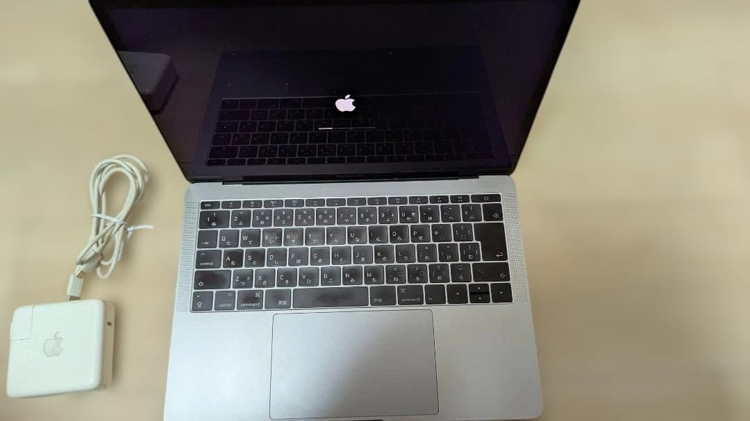 MacBook本体 MacBook Pro 13-inch (2017) i5 / 8GB
