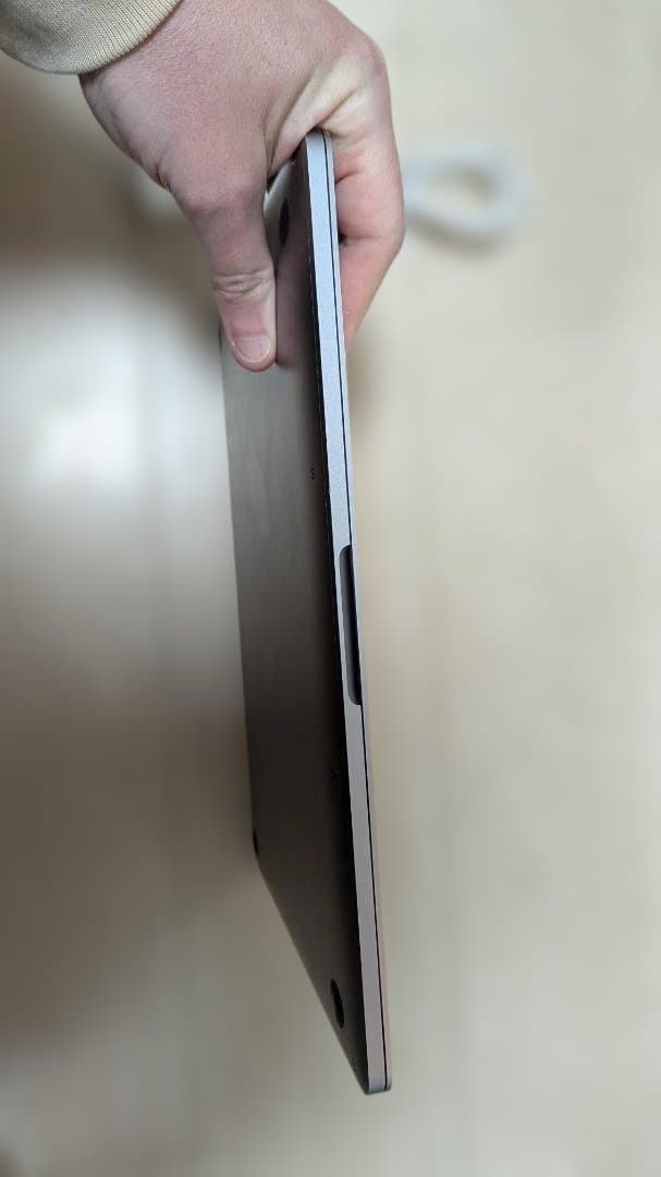 MacBook本体 MacBook Pro 13-inch (2017) i5 / 8GB