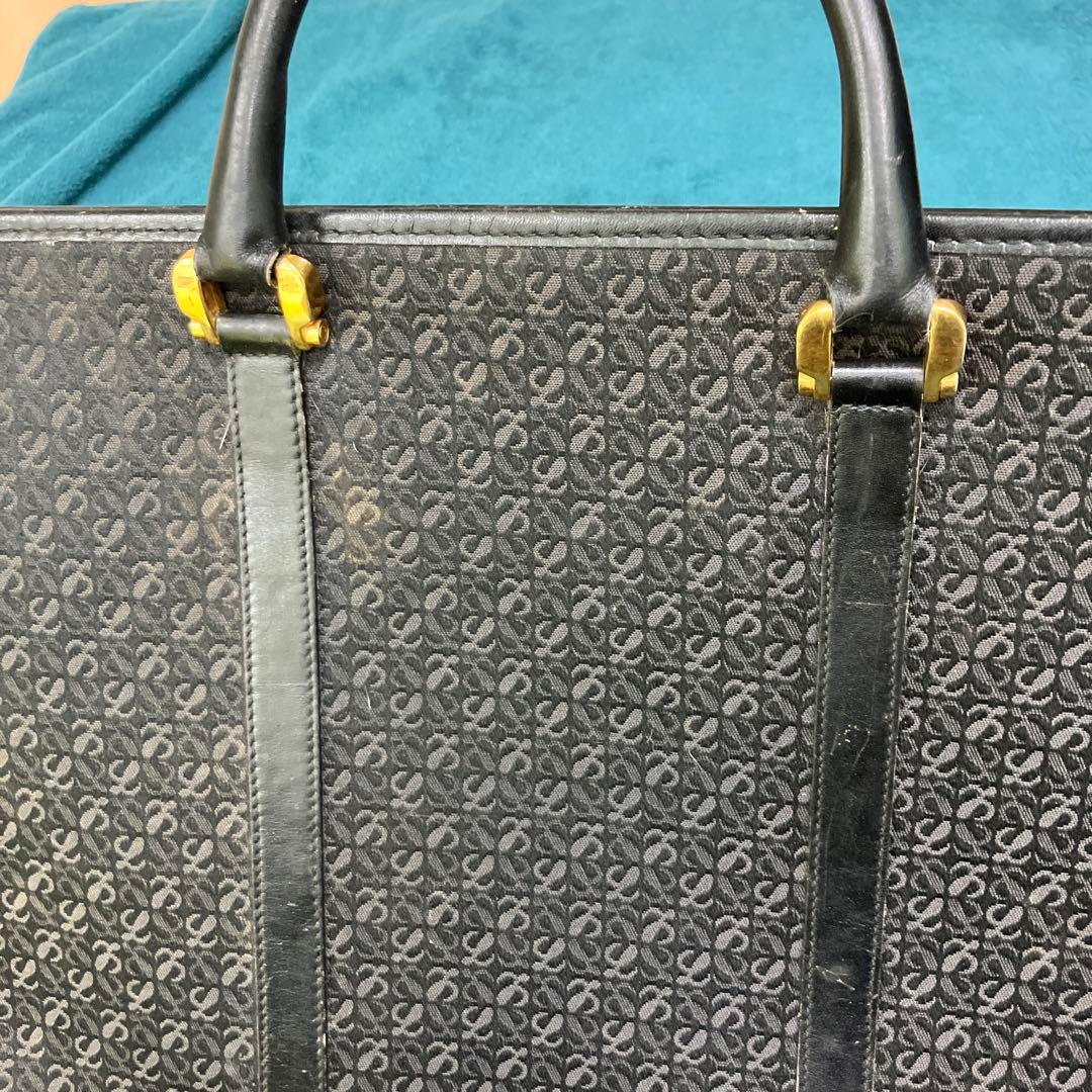 ロエベ　ビジネスバッグ 黒 ロゴ入り