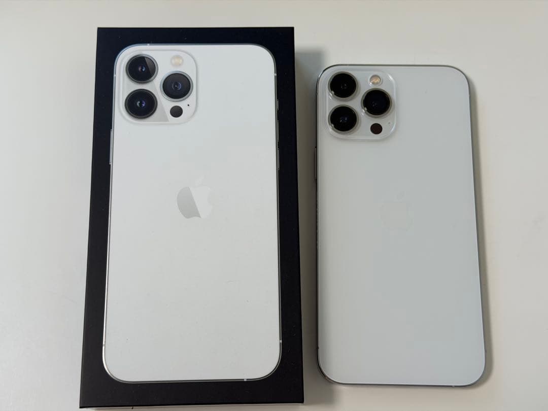 iPhone 13 pro max 256G シルバー　SIMフリー　美品