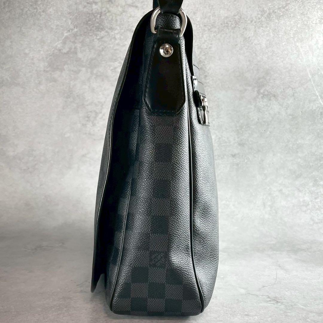 希少　ルイヴィトン　ダミエ　グラフィット　レンツォ　ショルダーバッグ　0200