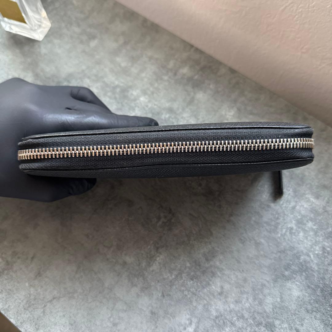ブラックレザー長財布 ジッパー式