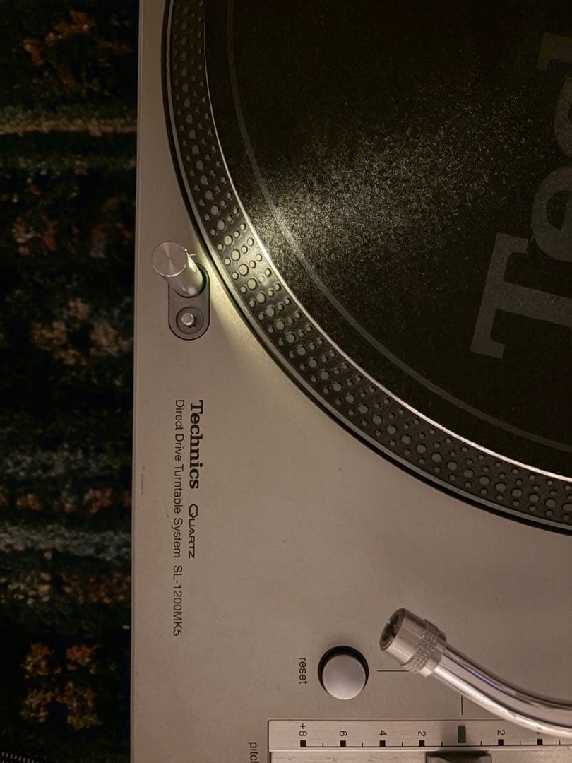 Technics SL-1200MK5ターンテーブル