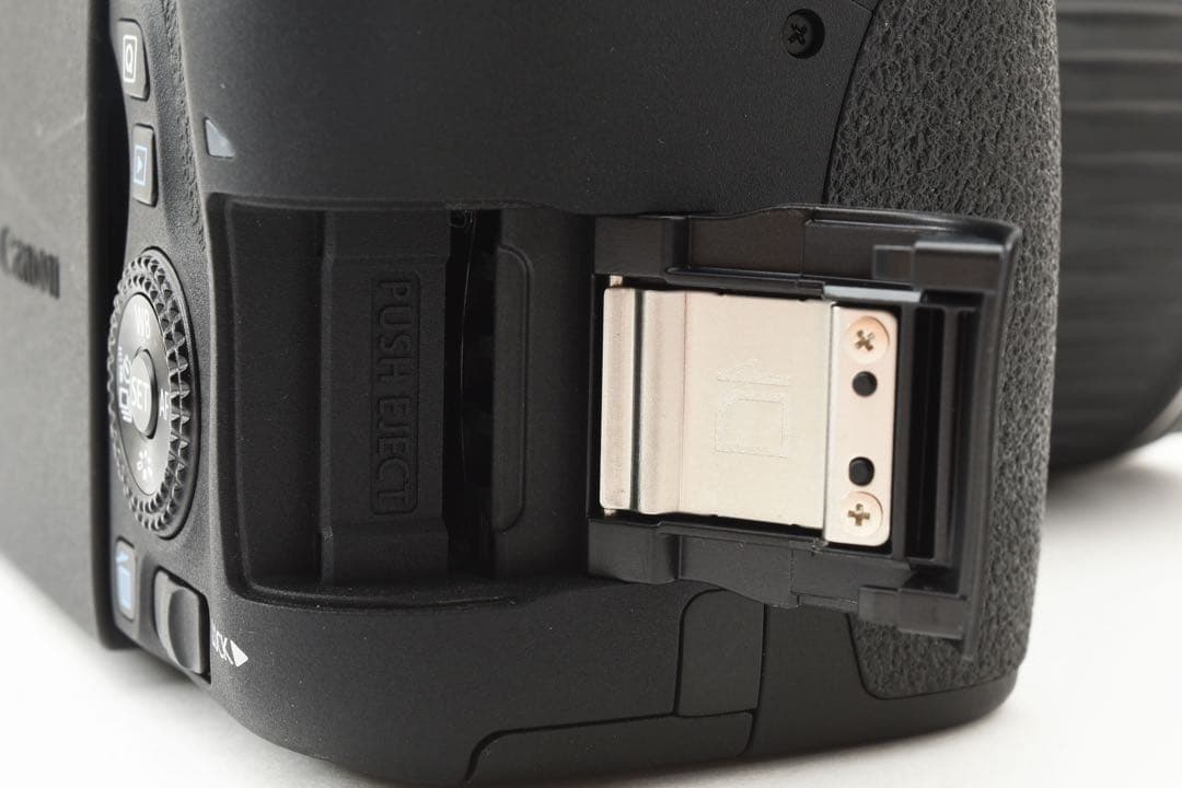 デジタル一眼レフカメラCanon EOS 8000D 標準レンズセット