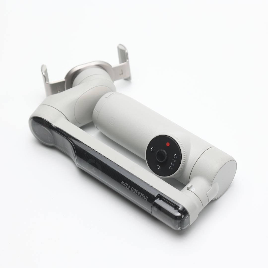 【美品】Insta360 Flow スマホ用ジンバル 3軸手ブレ補正 AI追尾