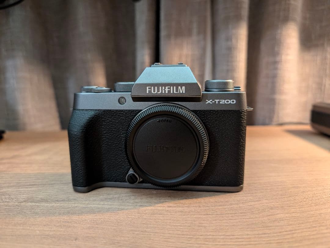 【最終値下げ】FUJIFILM X-T200 一眼レフカメラ（本体のみ）