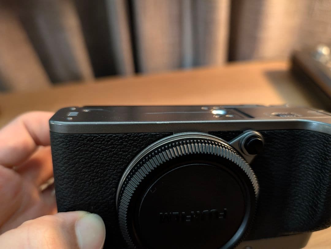 【最終値下げ】FUJIFILM X-T200 一眼レフカメラ（本体のみ）