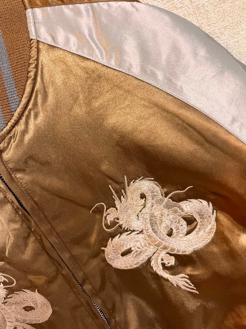 ［新品］ドラゴン刺繍 スカジャン 金色