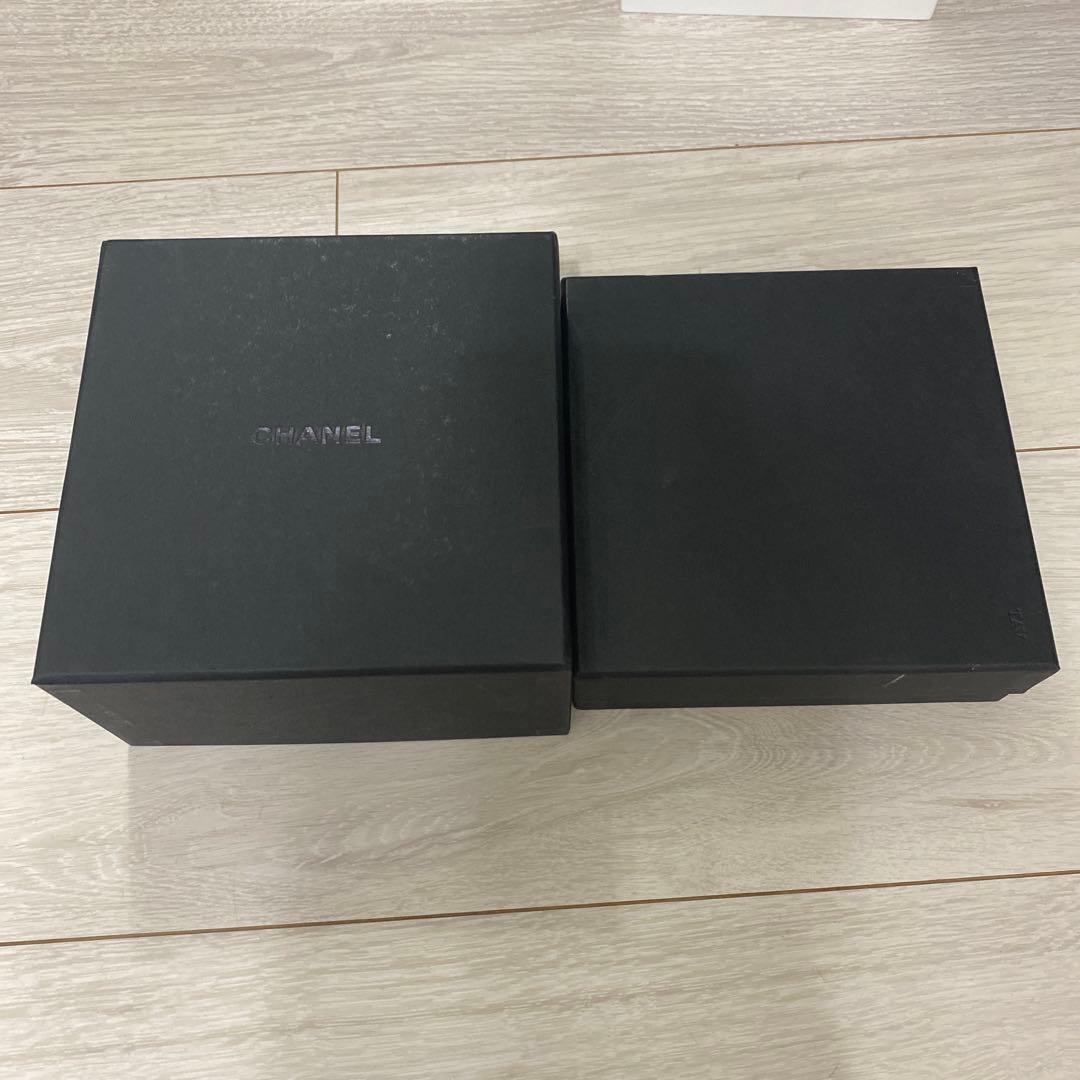 CHANEL 時計の空箱と説明書のみ