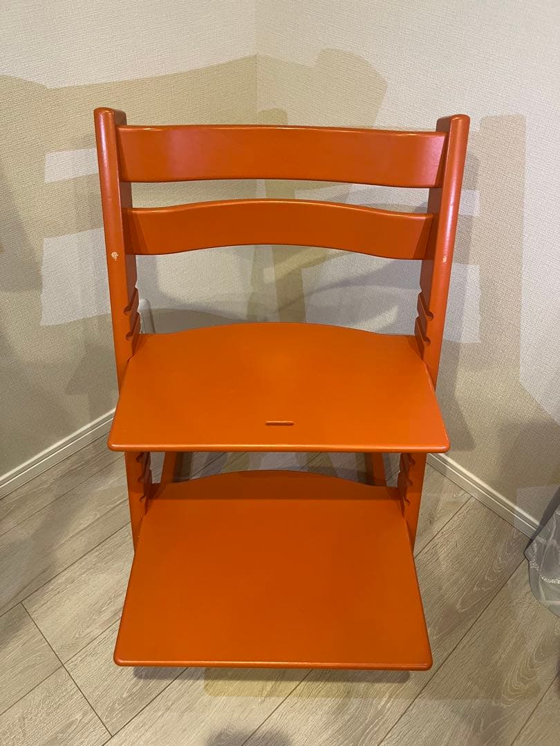 【美品】STOKKE トリップトラップ シリアル4 廃盤色 オレンジ　ハイチェア