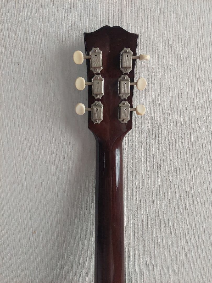 エレアコギター サンバーストGibsonj45タイプ