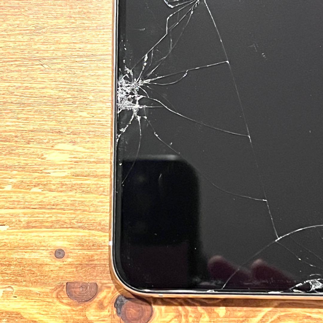 iPhone Xs Max 64GB/バッテリー容量76%/液晶割れあり