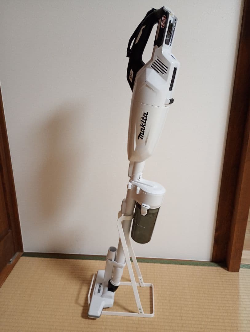 Makita 充電式クリーナー　CL001G　コードレススティッククリーナー