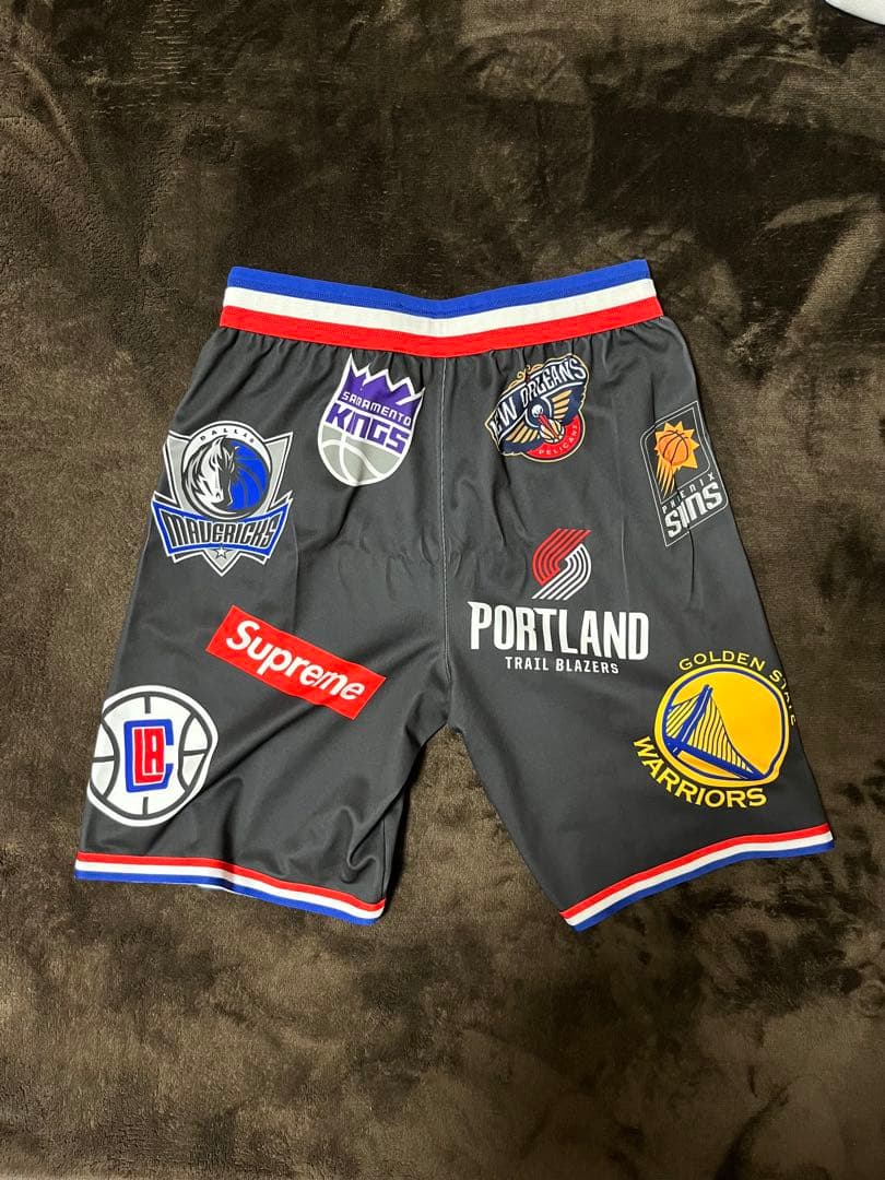 Supreme Nike® NBA Teams shorts Black