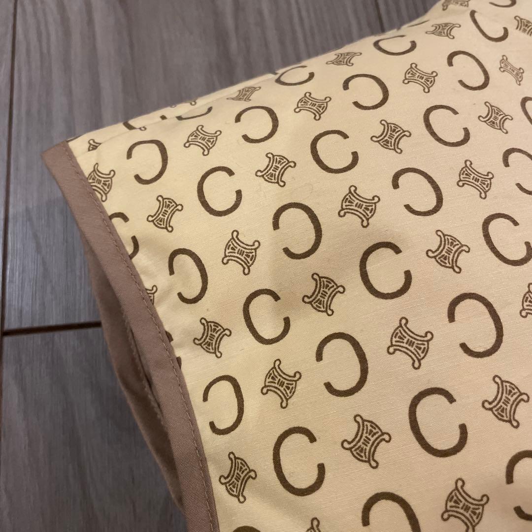 新品未使用　CELINE セリーヌ 羽毛ダウンポンチョ　パジャマ　部屋着　肩当て