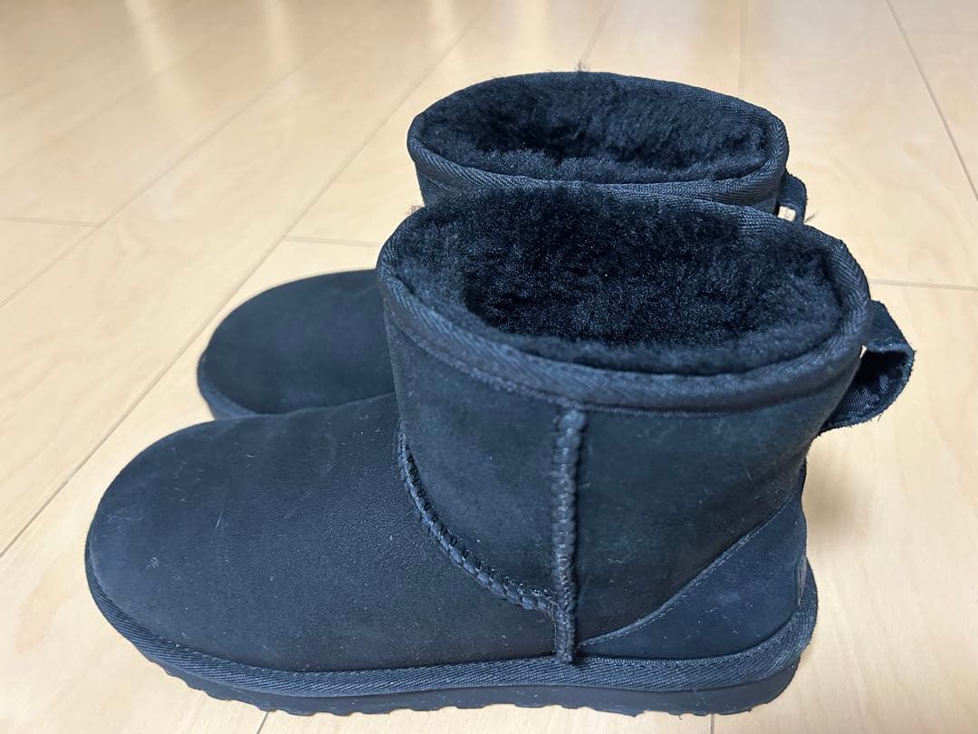 【美品】UGG ブラック 黒　ムートンブーツ　24.0