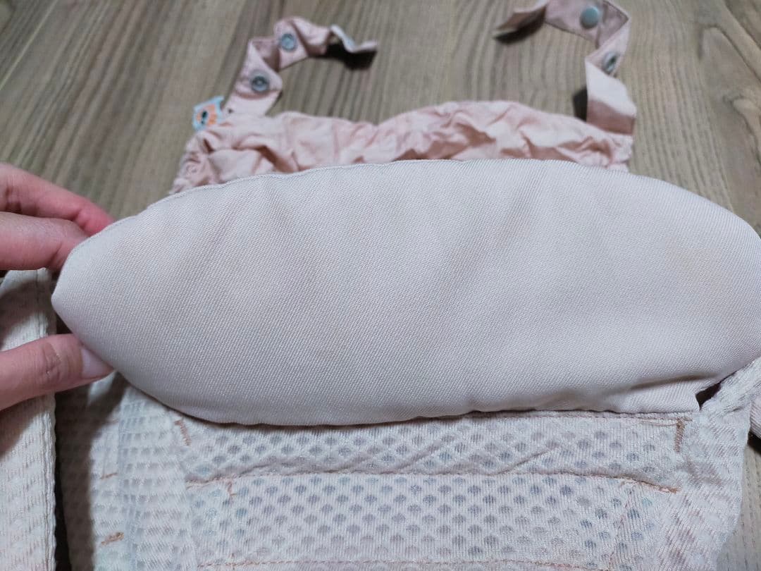 【土日限定値下げ】エルゴベビー OMNI BREEZE 抱っこ紐ピンク収納袋付き