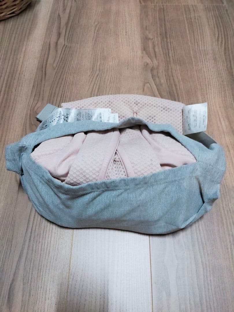 【土日限定値下げ】エルゴベビー OMNI BREEZE 抱っこ紐ピンク収納袋付き