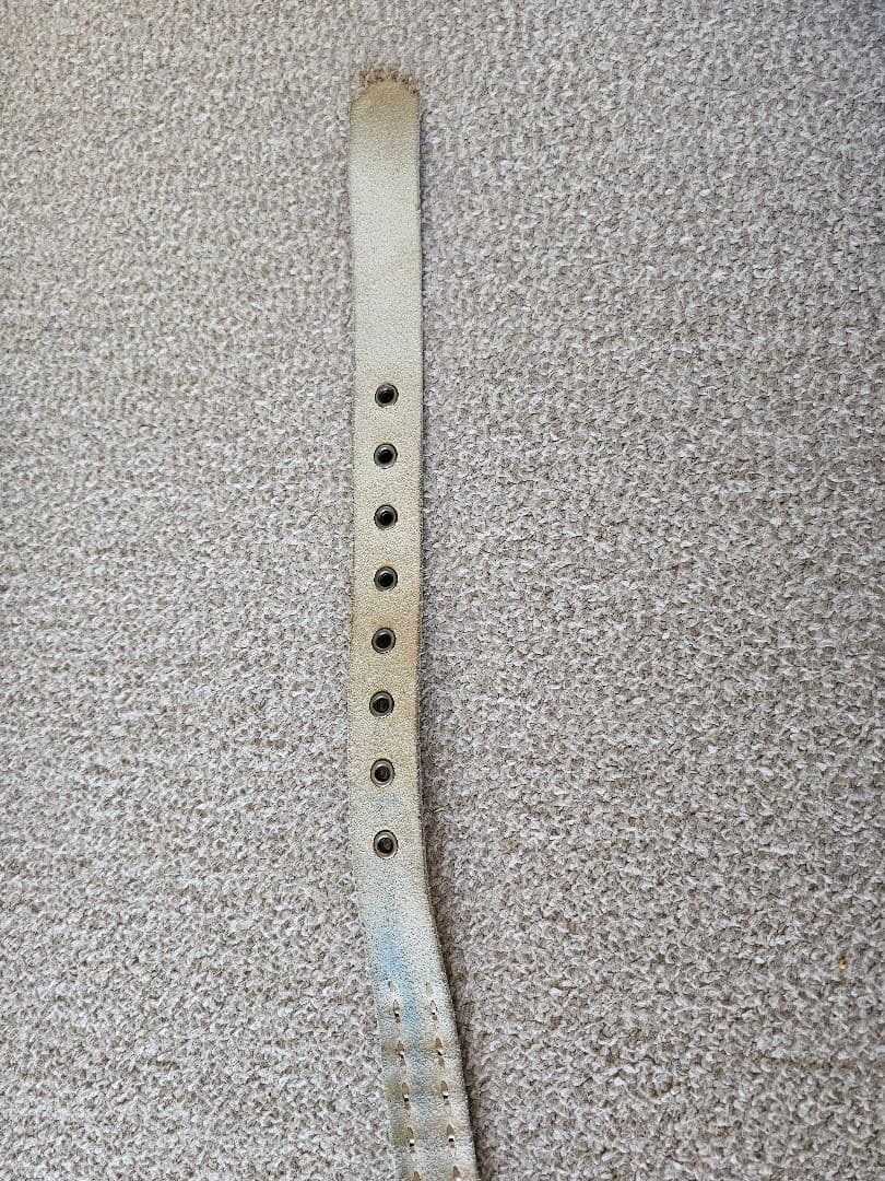 モダンアミューズメント スタッズレザーベルト ホワイト 白