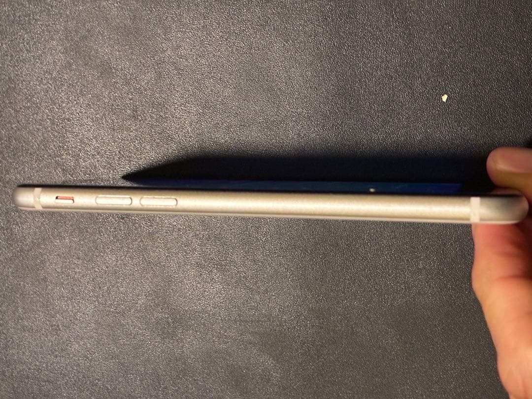 iPhone se2 本体 バッテリー最大容量83% SIMフリー