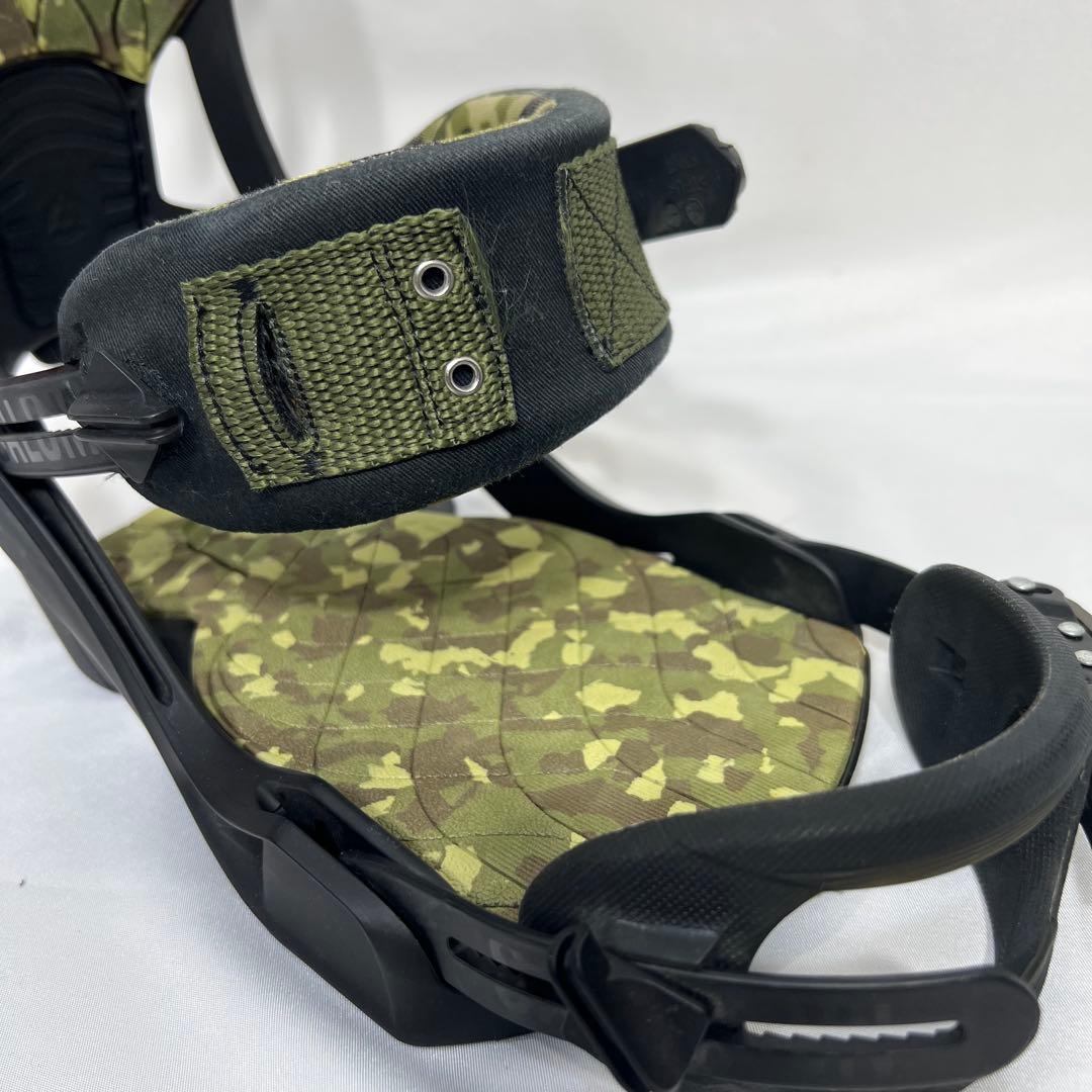 美品　SALOMON　BINDING スノボ　ビンディング　迷彩