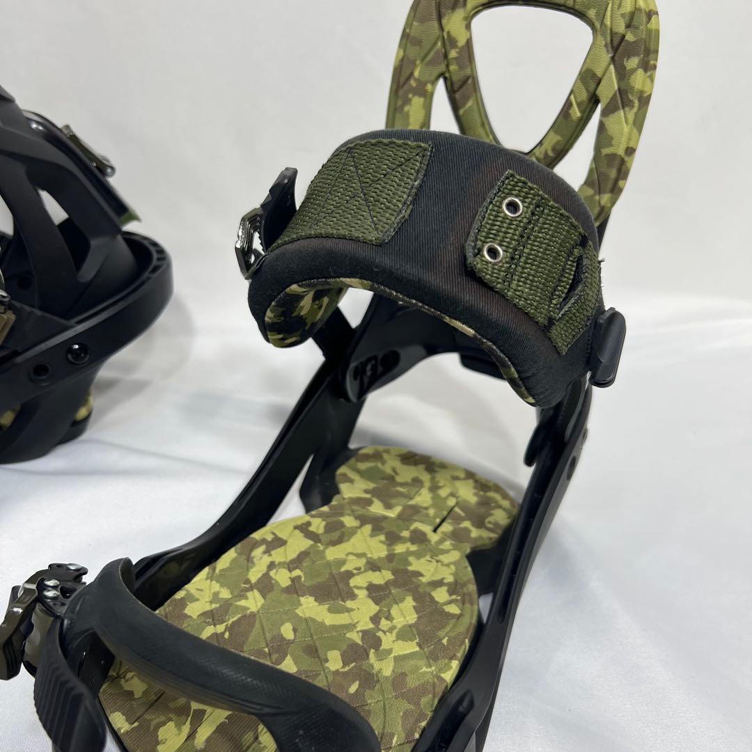 美品　SALOMON　BINDING スノボ　ビンディング　迷彩