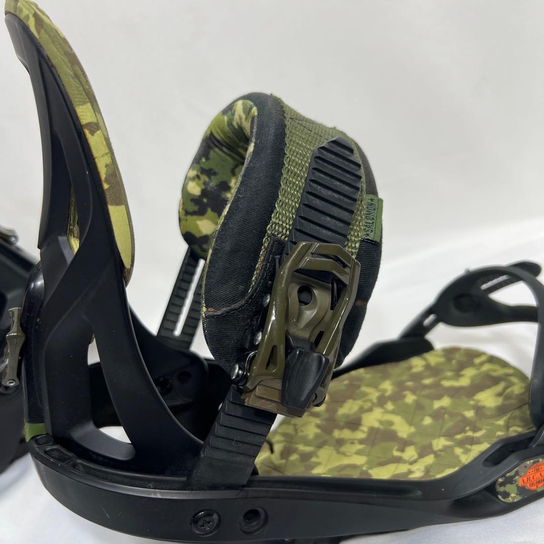 美品　SALOMON　BINDING スノボ　ビンディング　迷彩