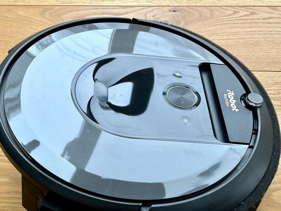 iRobot ルンバ i7（ロボット掃除機）