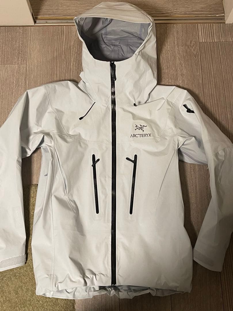 （並行輸入品）アークテリクス　マウンテンパーカー　アルファ