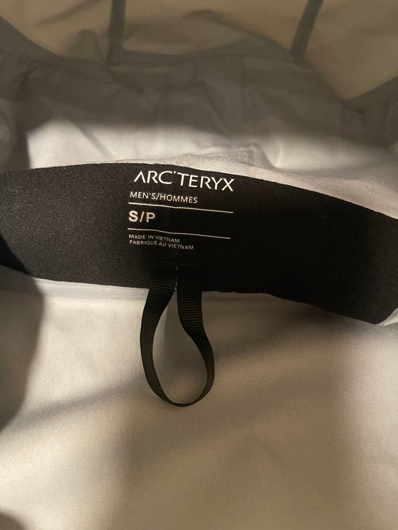 （並行輸入品）アークテリクス　マウンテンパーカー　アルファ