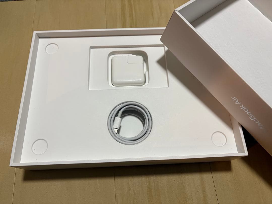 MacBook Air (M1) メモリ16GB / SSD 512GB