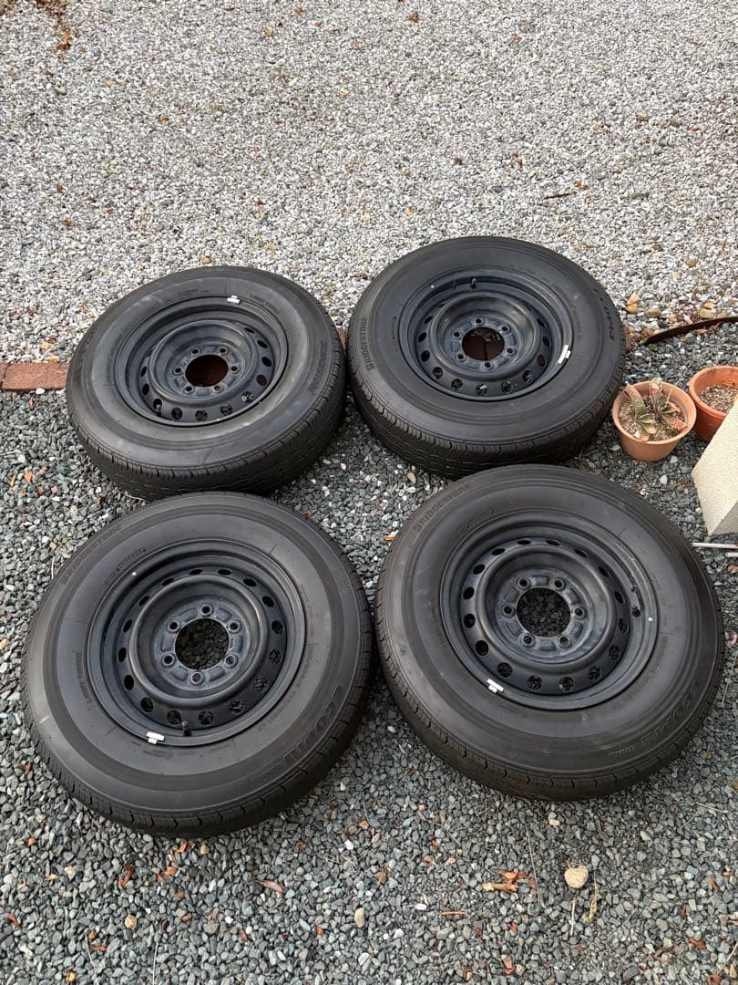 ブリヂストン　195/80R15 タイヤ　ホイール　セット　溝あります。