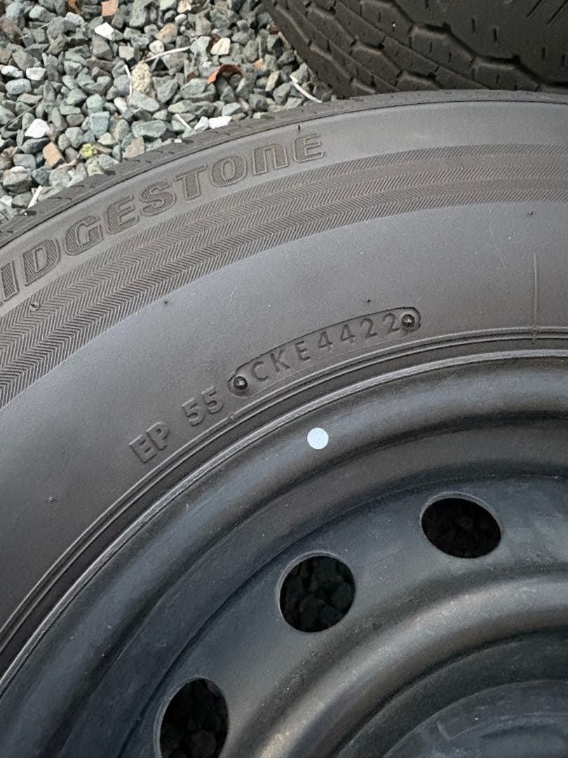ブリヂストン　195/80R15 タイヤ　ホイール　セット　溝あります。
